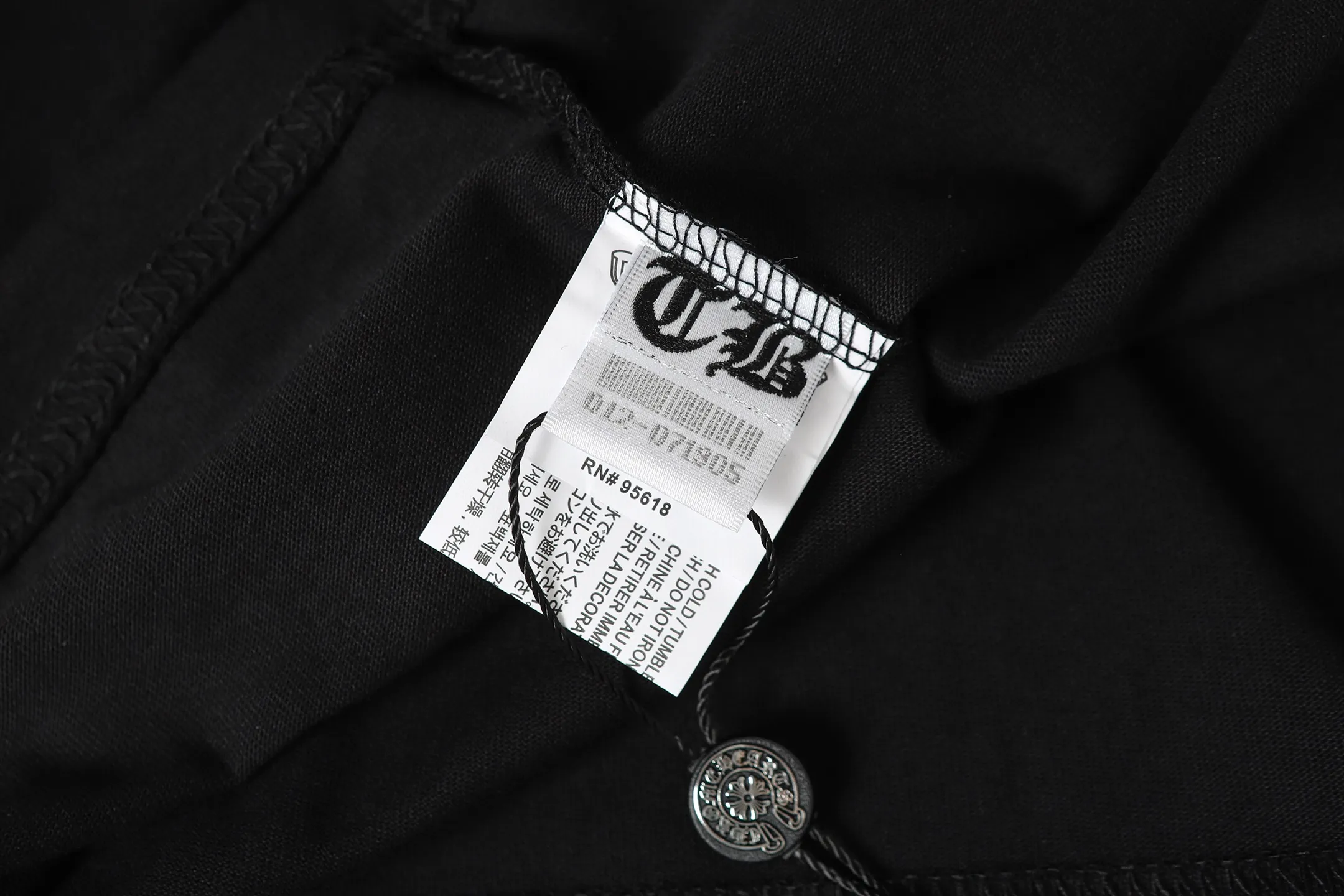 P150 Cross-border running quantity model, please do not place an order if you are pursuing quality - Chrome Hearts/Chrome Hearts colorful horseshoe printed short-sleeved T-shirt - High weight, high density and high quality. The wool is soft, delicate and skin-friendly. It feels soft and silky. It has excellent warmth and skin-friendly properties. - Custom-woven and custom-dyed, no color difference, regardless of fabric or workmanship details. Comparing with the ordinary version on the market -Colour: black white -Size: S M L XL